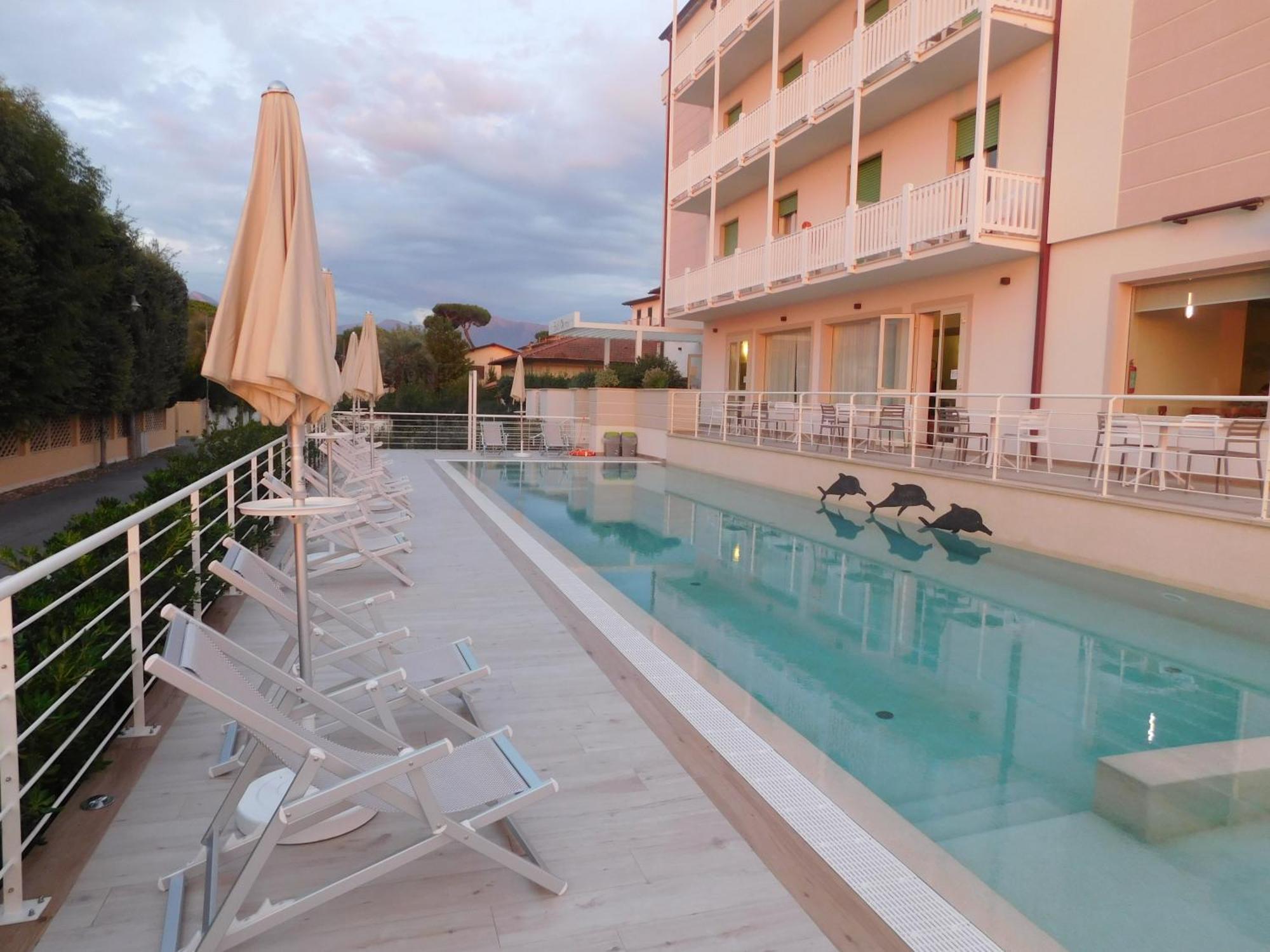 Hotel Oceano Marina di Pietrasanta Exterior photo