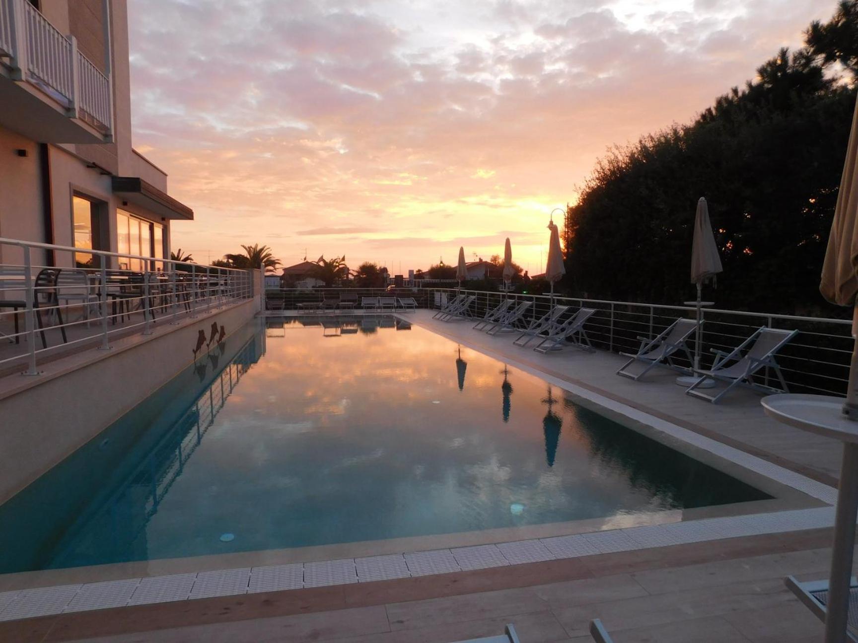 Hotel Oceano Marina di Pietrasanta Exterior photo